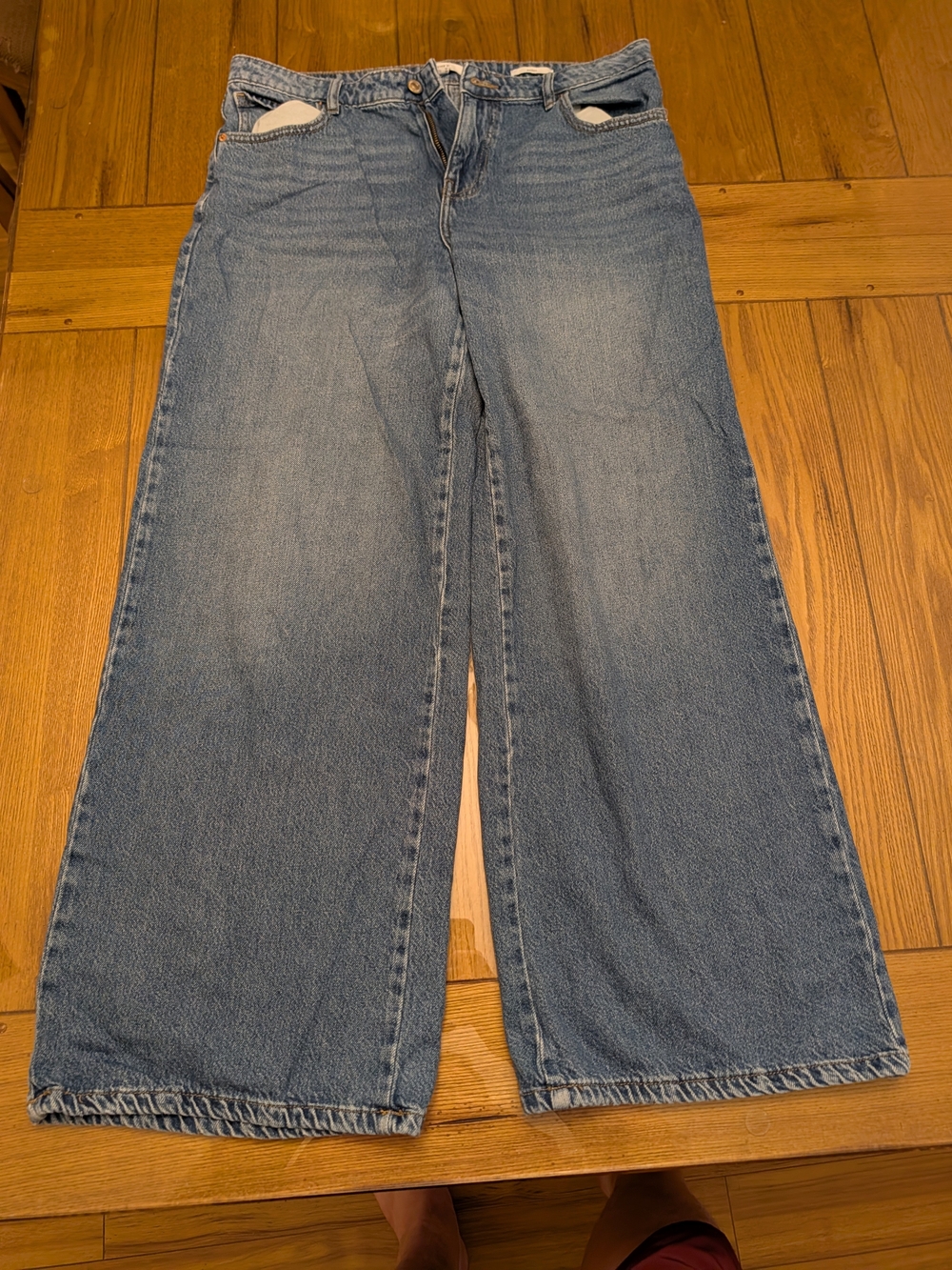 Women's Forever 21 Baggy Denim Jeans in a medium vintage wash Size 30